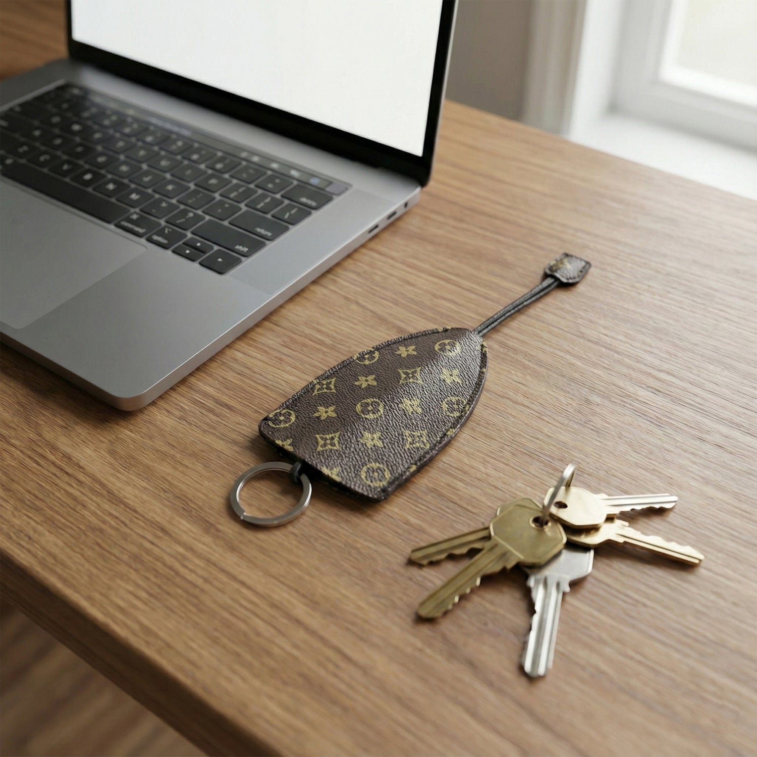 Designer-Style Keyholder – Secure Ring & Stylish Strap - Image 2