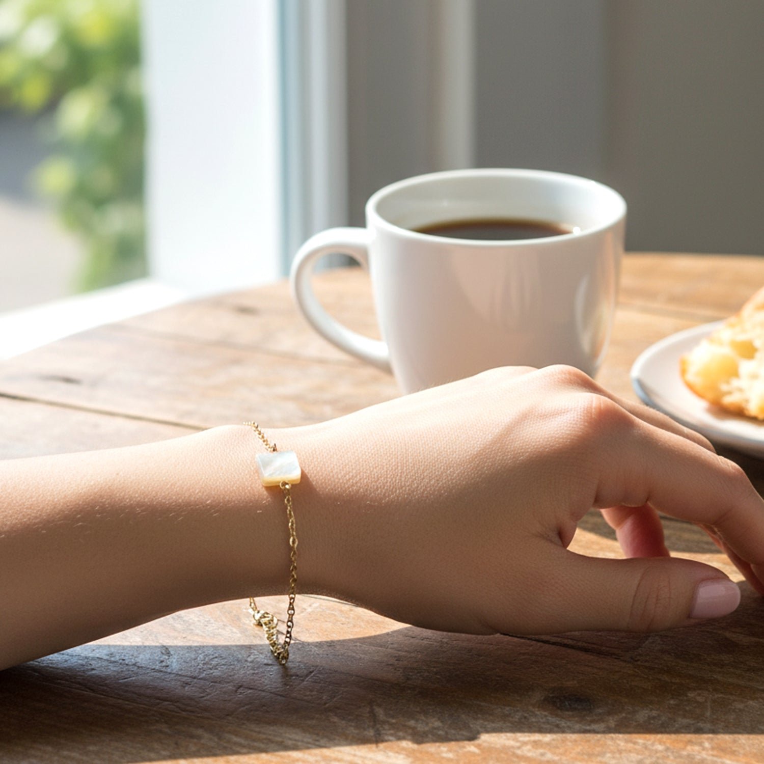 Adjustable Chain Bracelet with Square Stone Charm – Elegant Style - Image 4