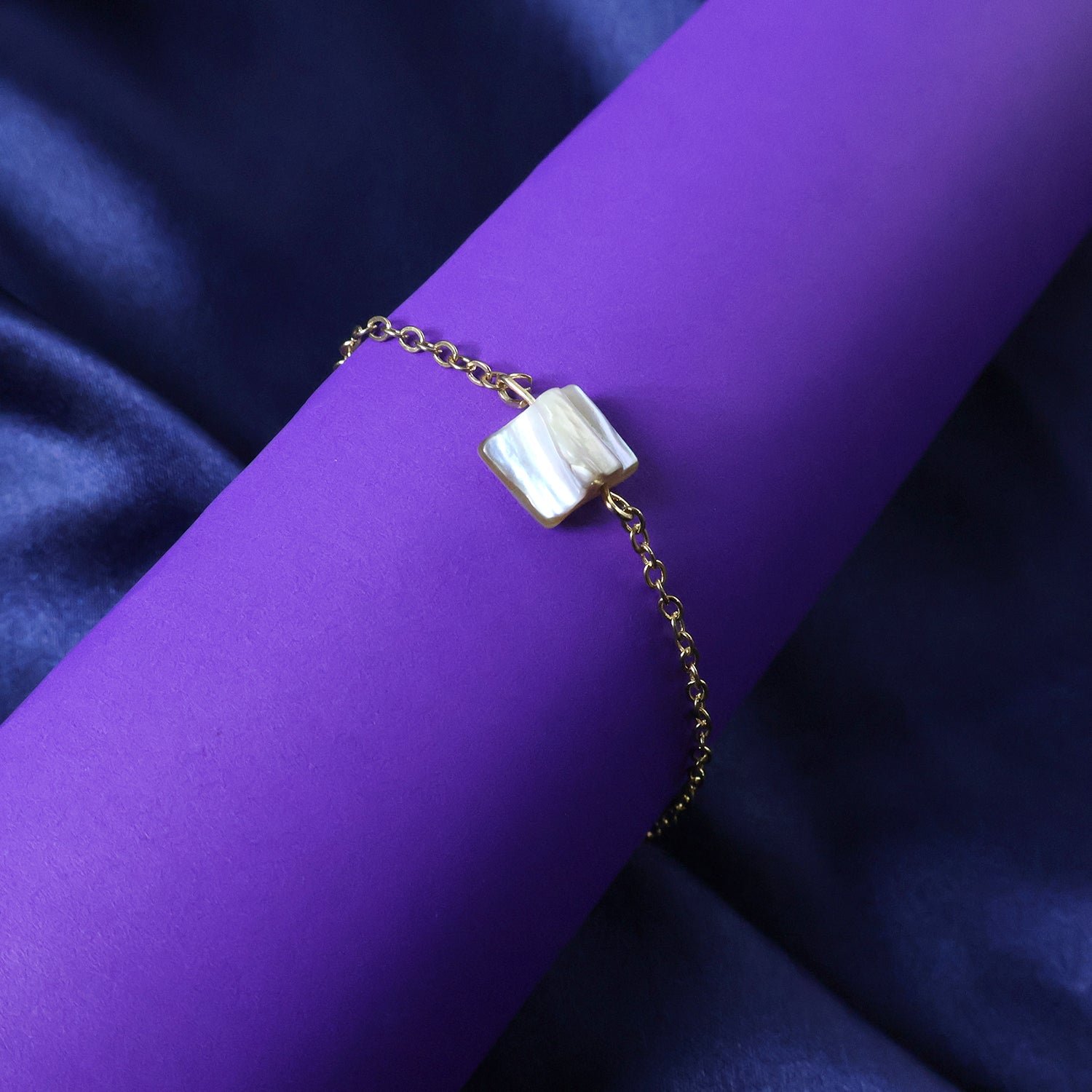 Adjustable Chain Bracelet with Square Stone Charm – Elegant Style - Image 7