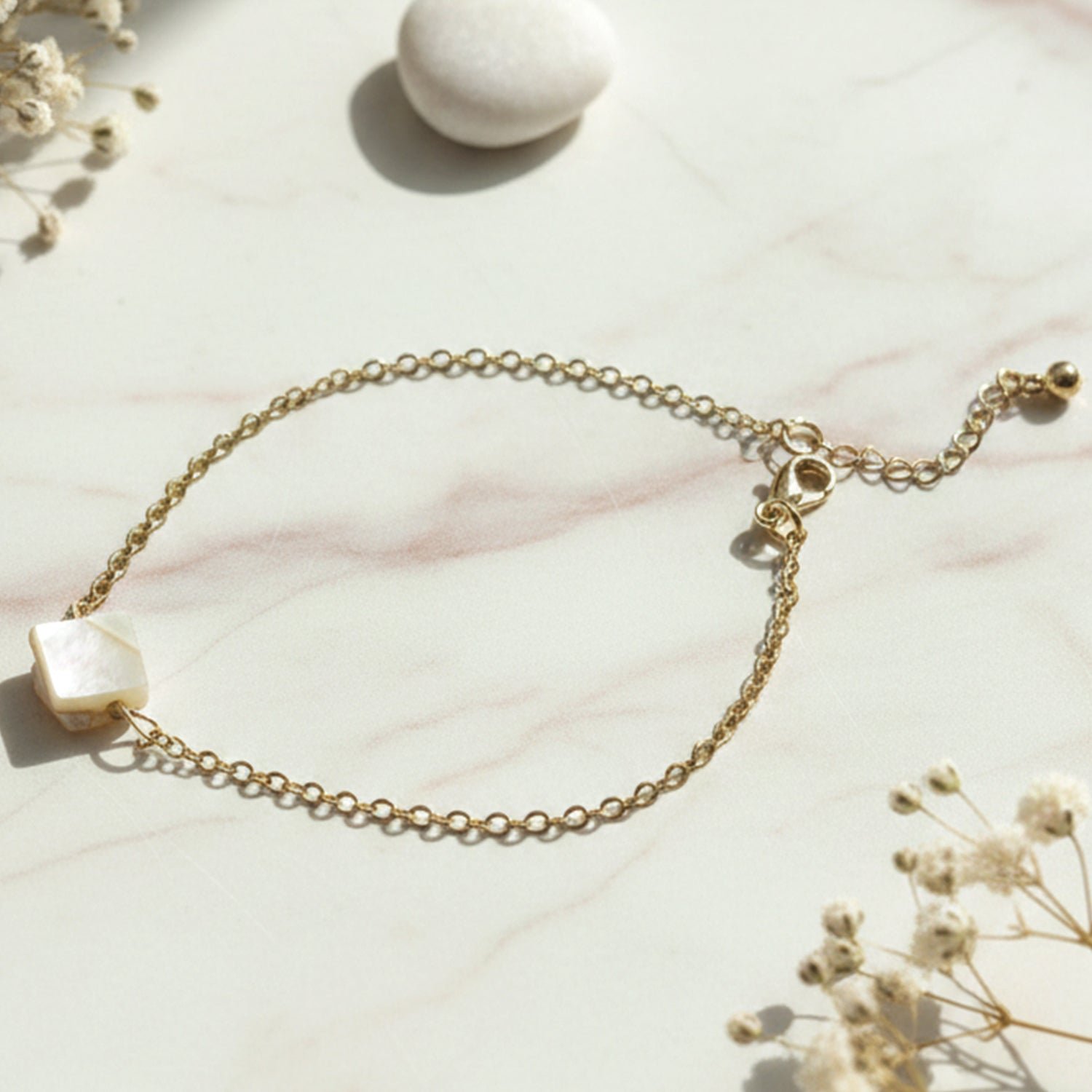 Adjustable Chain Bracelet with Square Stone Charm – Elegant Style