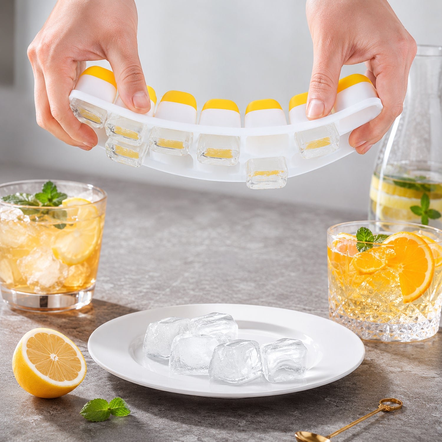 Ice Cube Tray with Spill-Proof Lid – Effortless Ice Making and Space Saving - Image 3