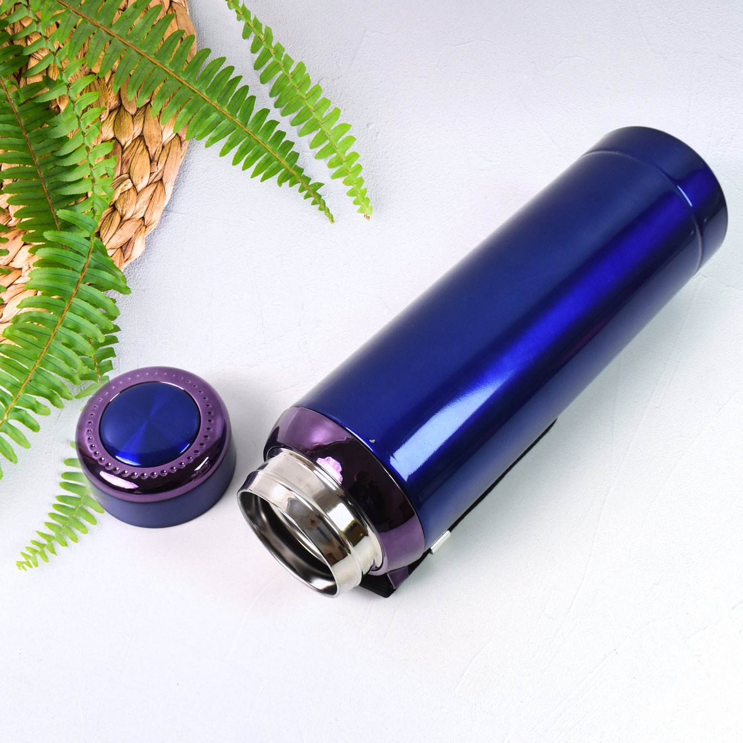 Vacuum Insulated Stainless Steel Bottle – Keeps Drinks Hot or Cold - Image 4