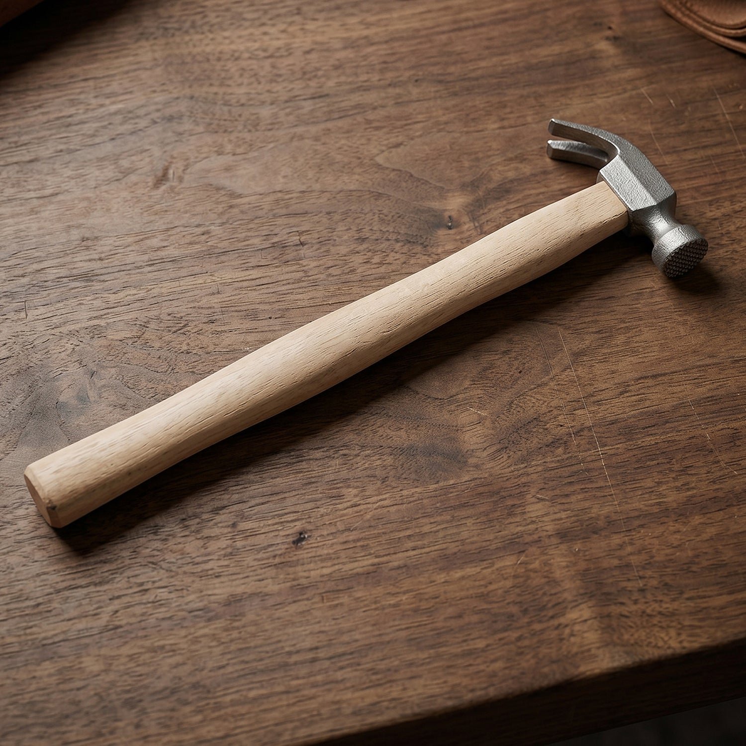 Wooden Handle Claw Hammer – Durable Steel Head for Carpentry - Image 3