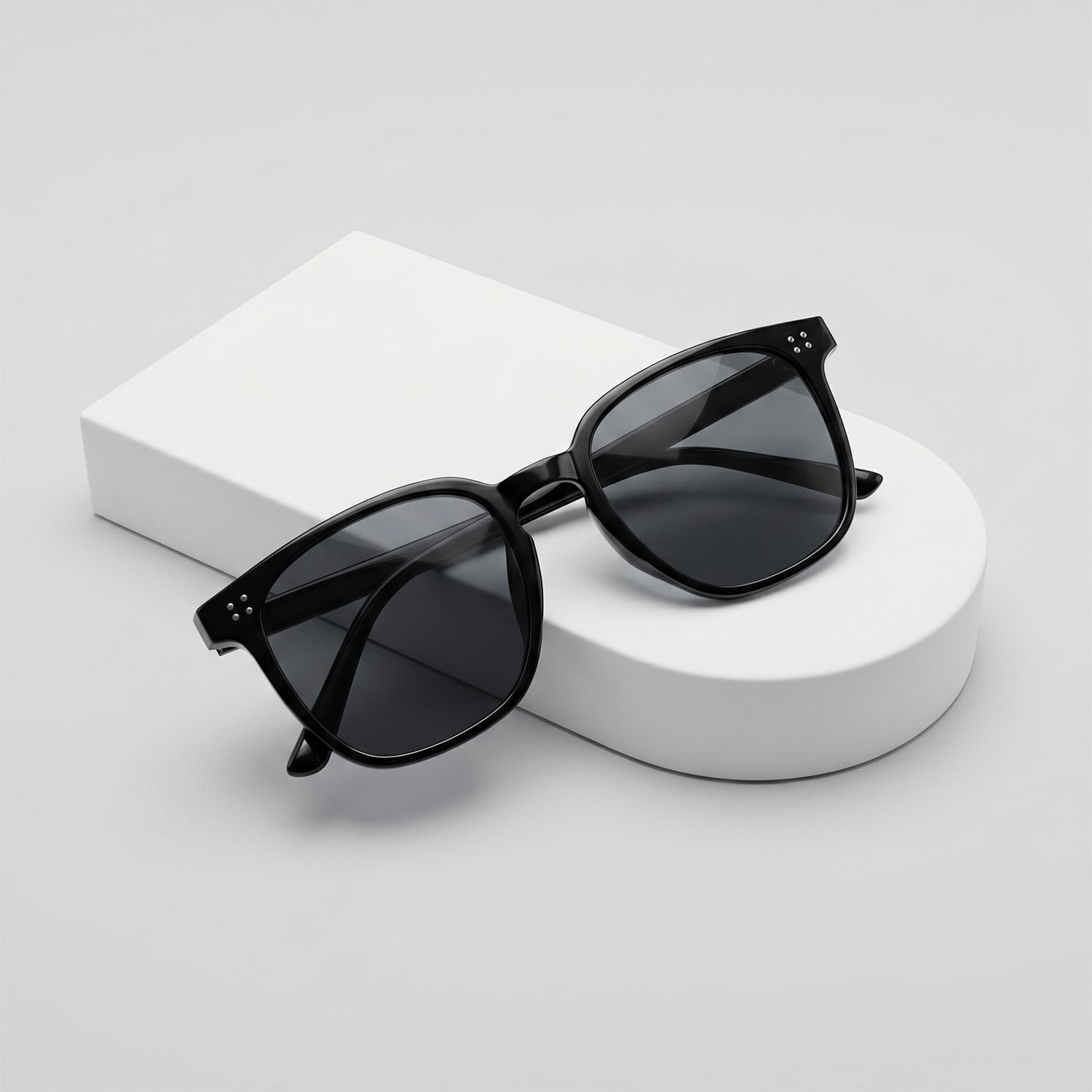 UV Protection Sunglasses – Classic Black Frame for Men & Women - Image 3