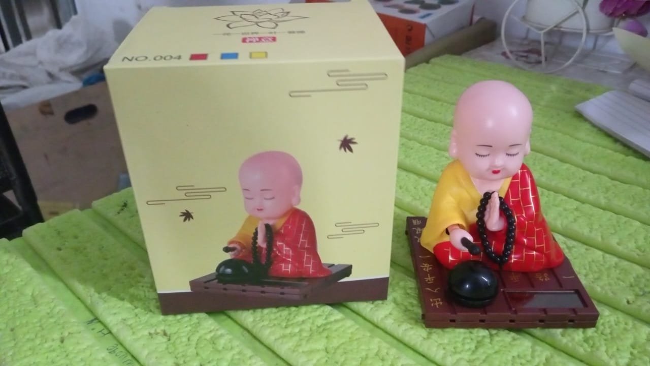 Solar Buddha Statue - Moving Head & Hand Decor | Styleva - Image 8
