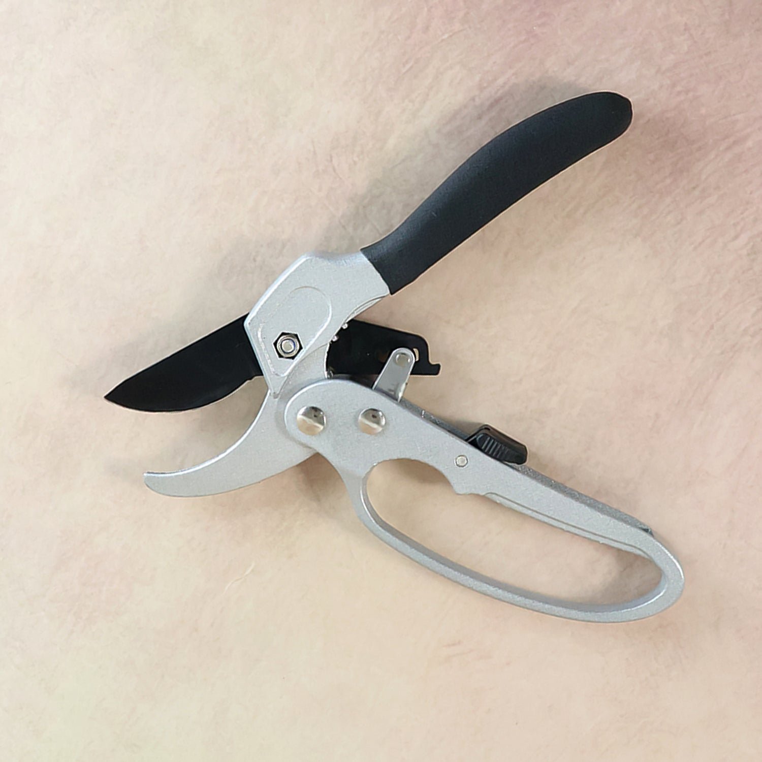 Gardening Pruning Shears - Ergonomic, Sharp SK-5 Blades | Indo Glow - Image 6