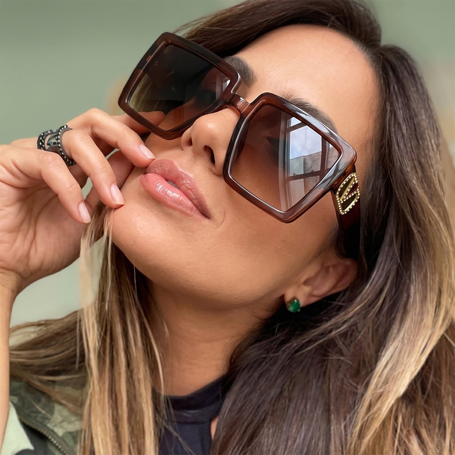 Oversized Square Sunglasses – Trendy Unisex Fashion Eyewear - Image 4