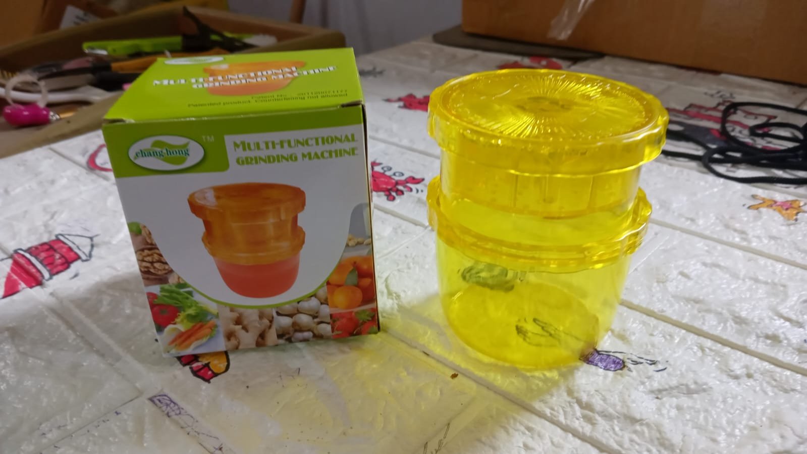 2-in-1 Manual Citrus Juicer & Grinder – Portable & Easy to Use - Image 6