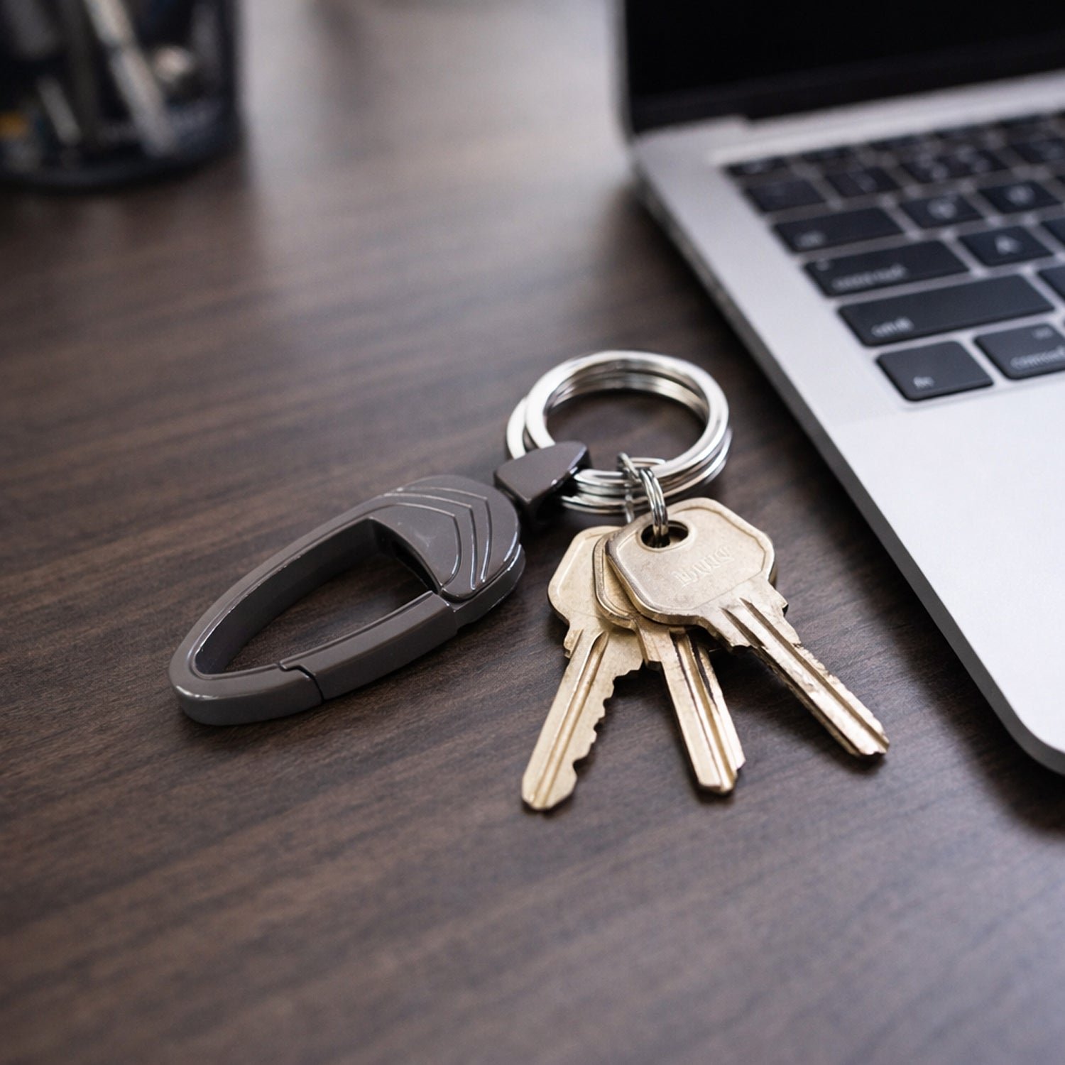Heavy Duty Metal Carabiner Keychain – Durable & Secure Accessory - Image 3