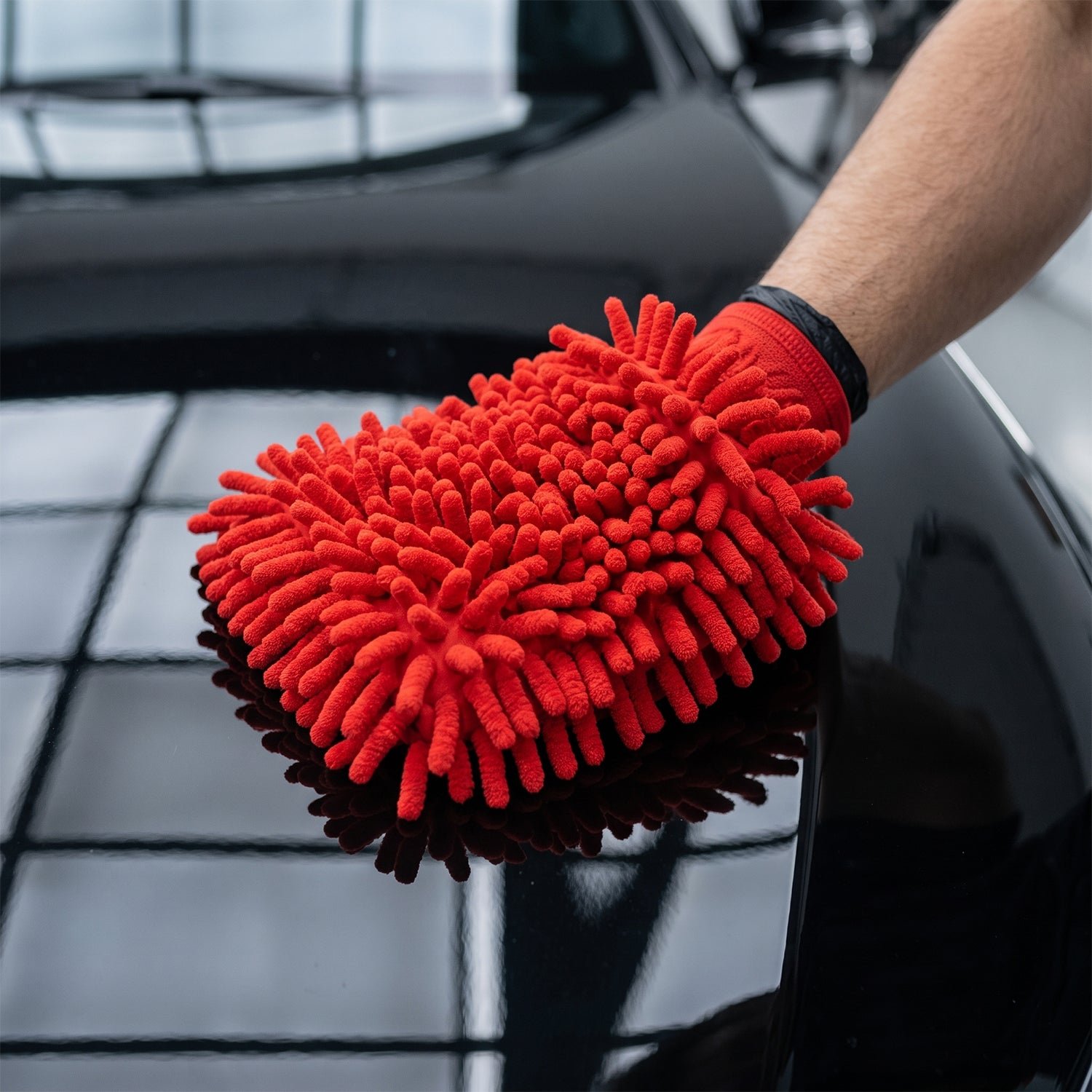 Microfiber Chenille Car Wash Glove for Scratch-Free Cleaning and Detailing (1 Pc) - Image 3