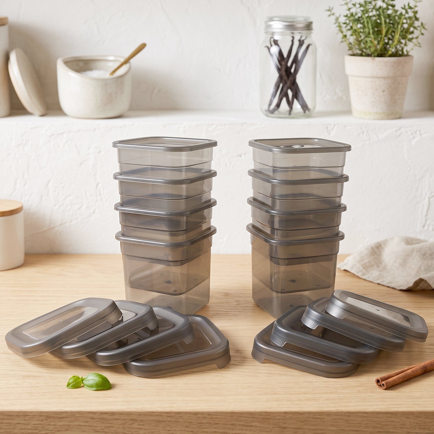 Plastic Food Storage Container Set 700ml Airtight Pantry Jars (8 Pc Set) - Image 3